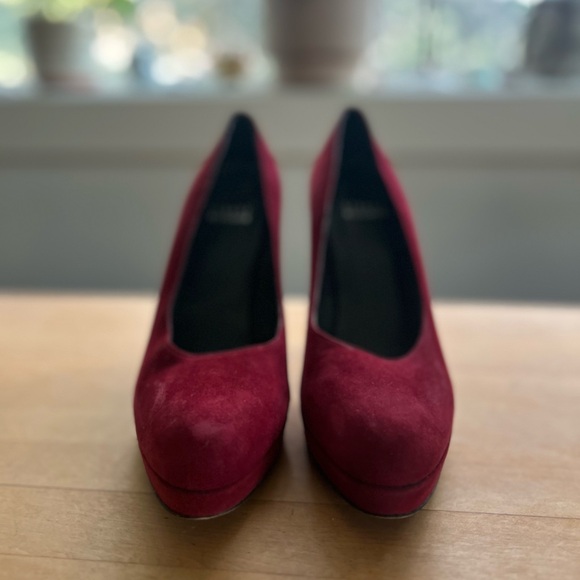 Stuart Weitzman Red Suede Pumps - Picture 5 of 6